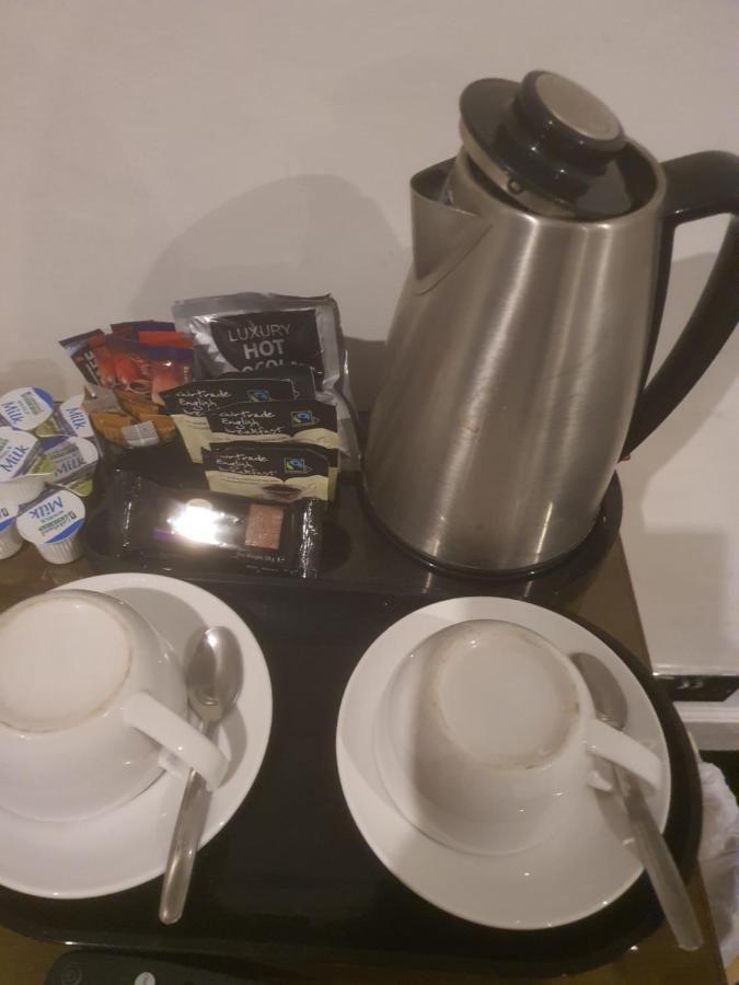 The Swan @ Stoford Hotel Exterior photo A kettle with a selection of tea and coffee